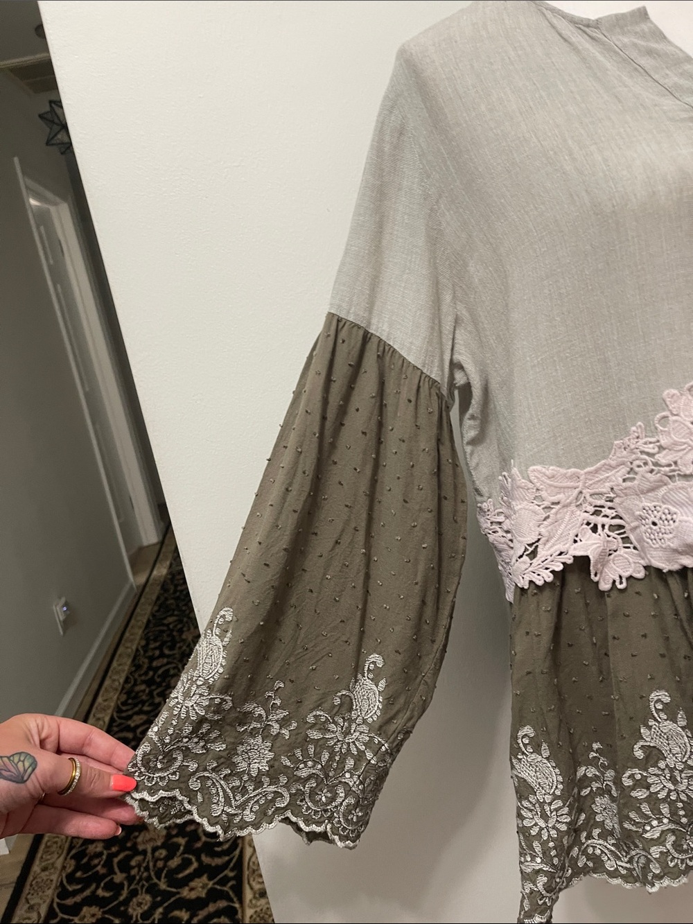 LOGO Lavish Boho Mixed Media Lace Embroidery Tunic Top Gray Olive Green Tiered M - Picture 4 of 16